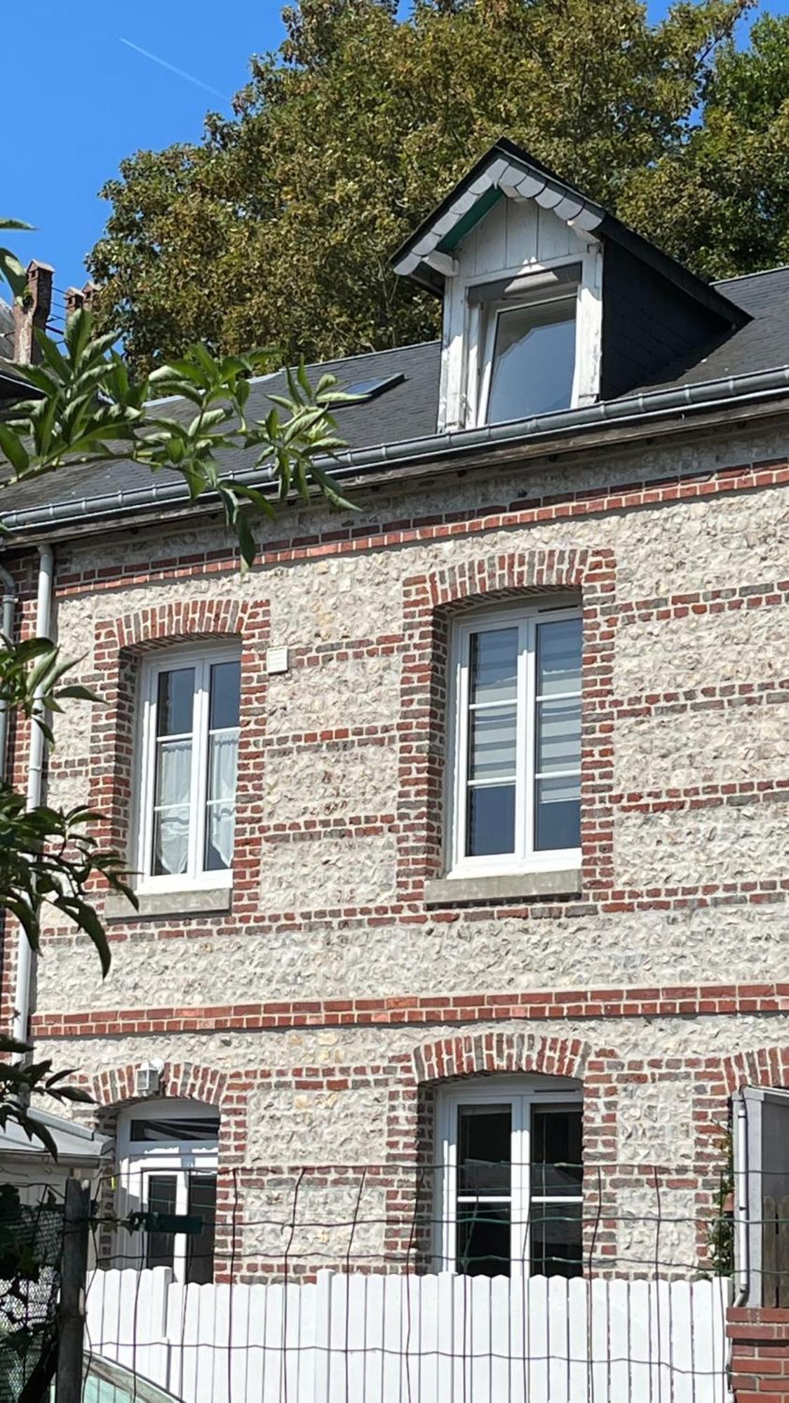 Les Cailloux Verts Holiday home *
